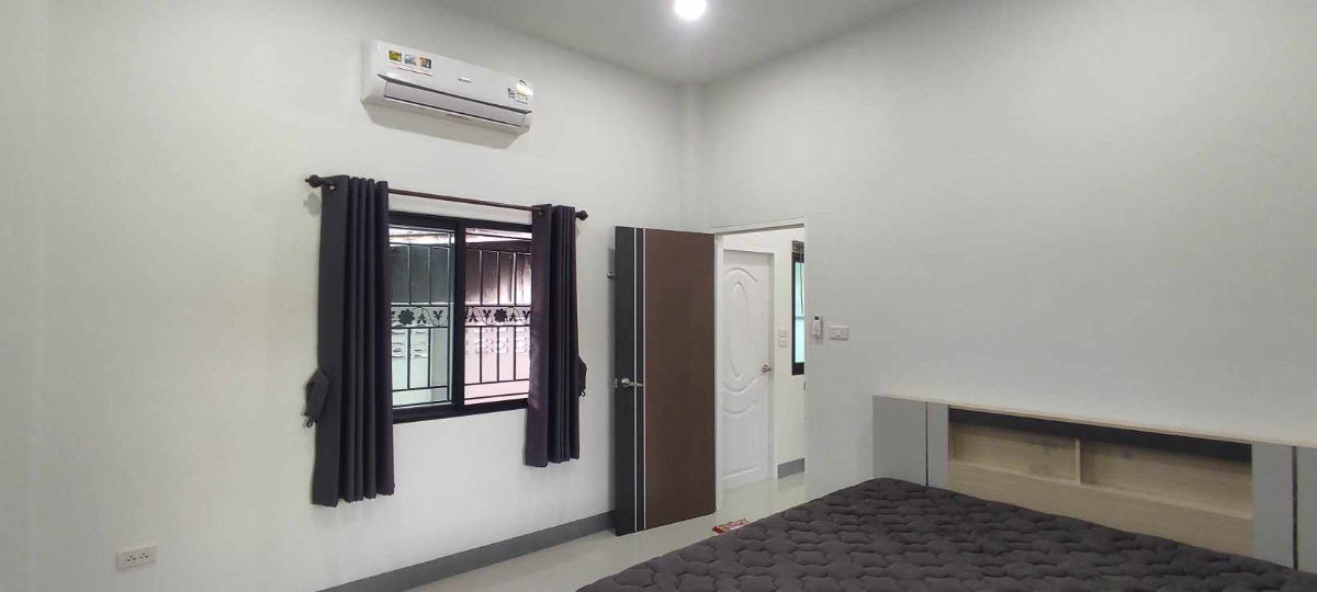 รูป มีบ้านแฝด สไตล์โมเดิร์นให้เช่า 1 หลัง  เฟอร์นิเจอร์ครบ อยู่ใกล้นิคมอุตสาหกรรม ลำพูน - รูปที่ 16/23