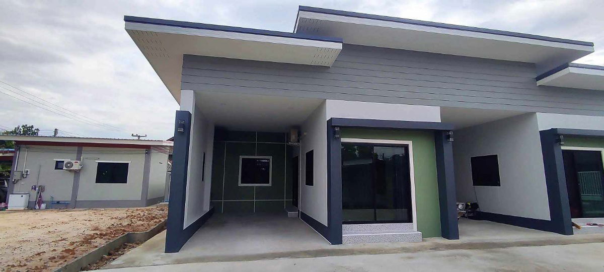 รูป มีบ้านแฝด สไตล์โมเดิร์นให้เช่า 1 หลัง  เฟอร์นิเจอร์ครบ อยู่ใกล้นิคมอุตสาหกรรม ลำพูน - รูปที่ 2/23