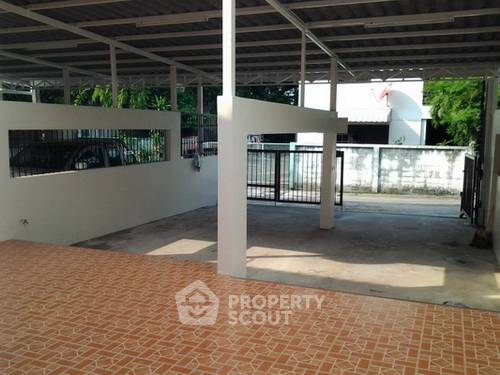 picture 3-BR Townhouse near MRT Lat Phrao (ID 1691378) - 6/9