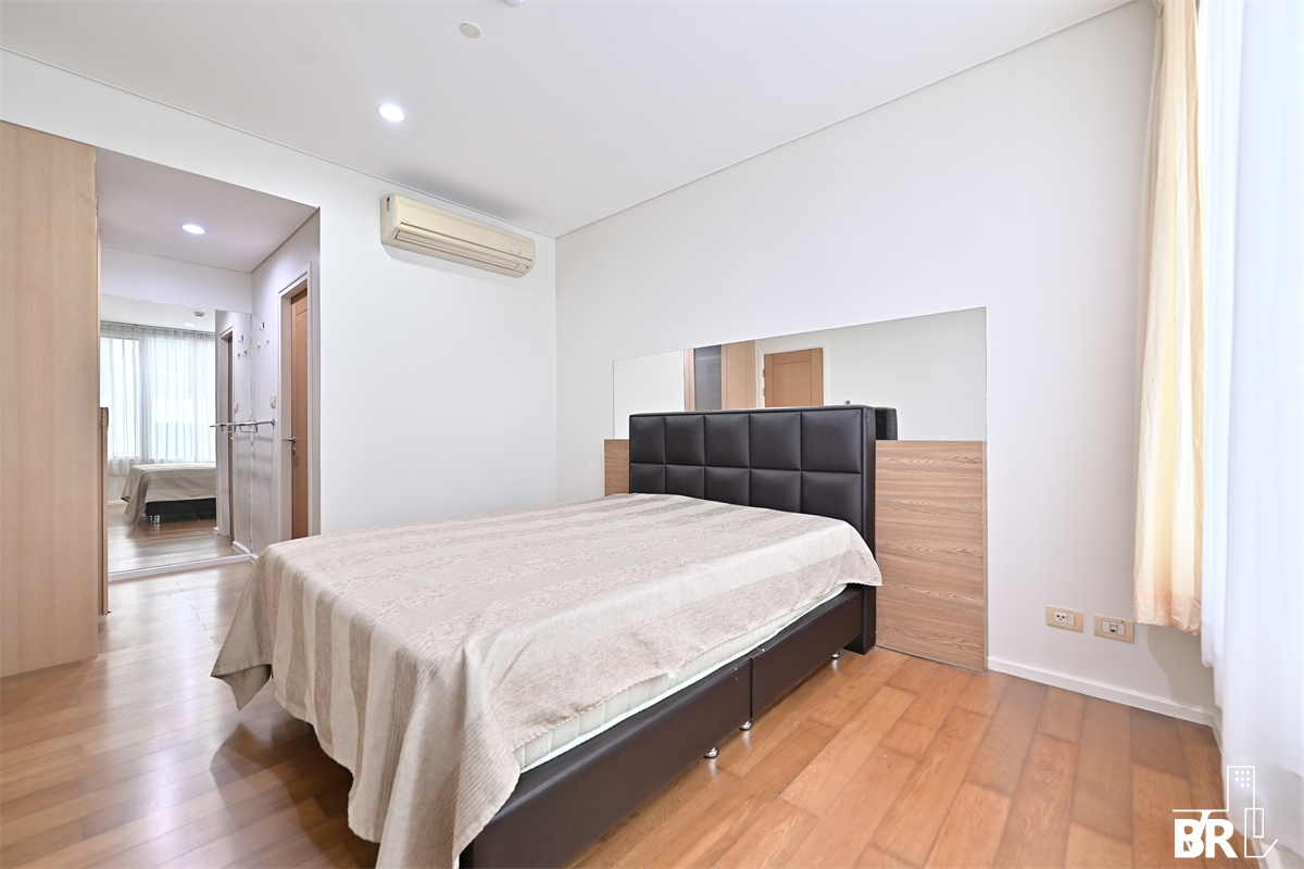 picture Wind Sukhumvit 23 near MRT Sukhumvit Station Price better than expected!! - 3/10