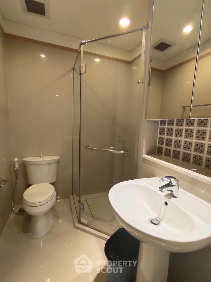 picture 2-BR Condo at Aguston Sukhumvit 22 near MRT Queen Sirikit National Convention Centre (ID 1133819) - 12/13