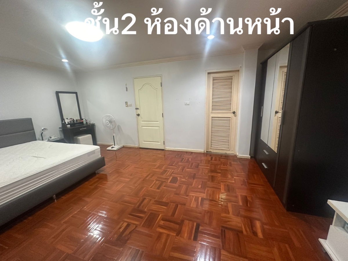 รูป ให้เช่า ทาวน์โฮม 3 ชั้น 47 ตรว.ห้องมุม มีสวนส่วนตัว อยู่ รัชดา - รูปที่ 12/18