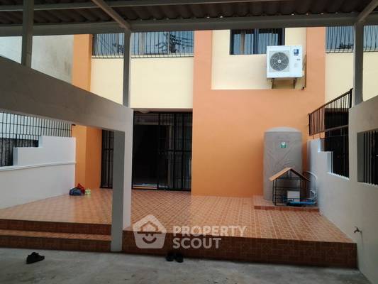 picture 3-BR Townhouse near MRT Lat Phrao (ID 1691378) - 9/9