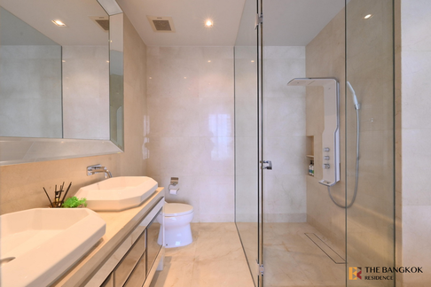 คอนโด Luxury สุดพรีเมียมทำเลทอง มาร์ค สุขุมวิท ใกล้ BTS สถานีพร้อมพงษ์