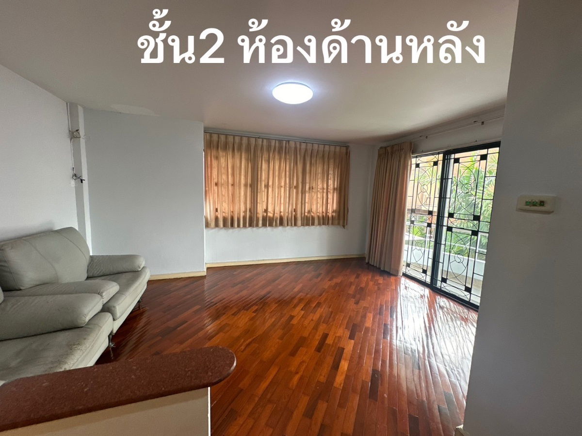 รูป ให้เช่า ทาวน์โฮม 3 ชั้น 47 ตรว.ห้องมุม มีสวนส่วนตัว อยู่ รัชดา - รูปที่ 10/18