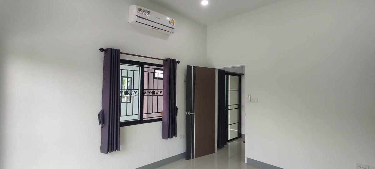 รูป มีบ้านแฝด สไตล์โมเดิร์นให้เช่า 1 หลัง  เฟอร์นิเจอร์ครบ อยู่ใกล้นิคมอุตสาหกรรม ลำพูน - รูปที่ 6/23