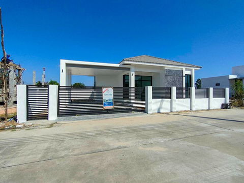 Ready-to-Move-In House for Rent in Phayakkhaphum Phisai