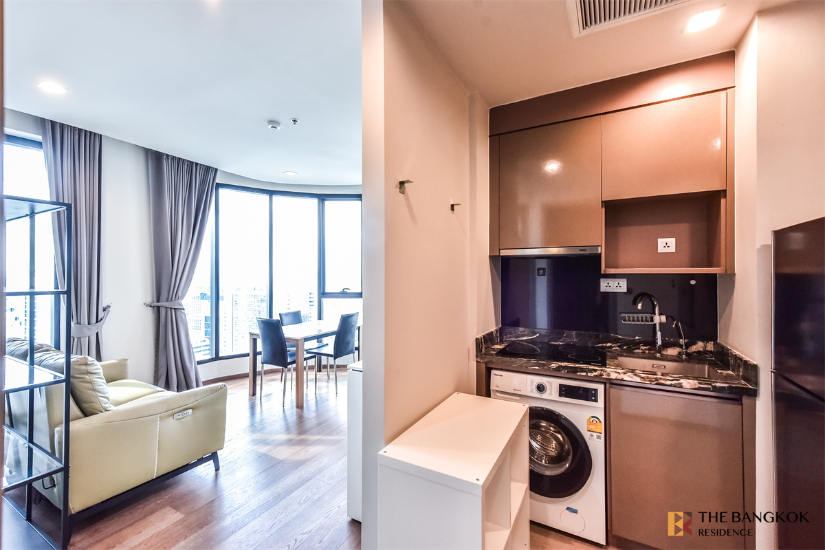 picture The Privilege of Luxury in an Economic Hub Location Ideo Q Victory near BTS Victory Monument - 9/10