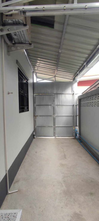รูป มีบ้านแฝด สไตล์โมเดิร์นให้เช่า 1 หลัง  เฟอร์นิเจอร์ครบ อยู่ใกล้นิคมอุตสาหกรรม ลำพูน - รูปที่ 22/23