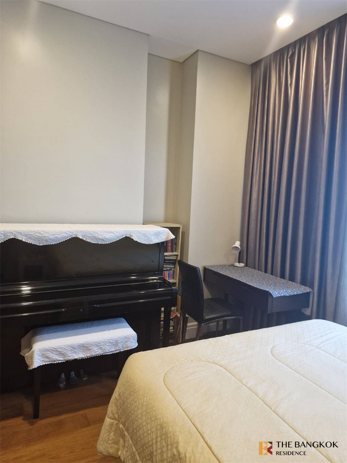 picture Ultimate Luxury Condo in Business District Bright 24 - 2/10