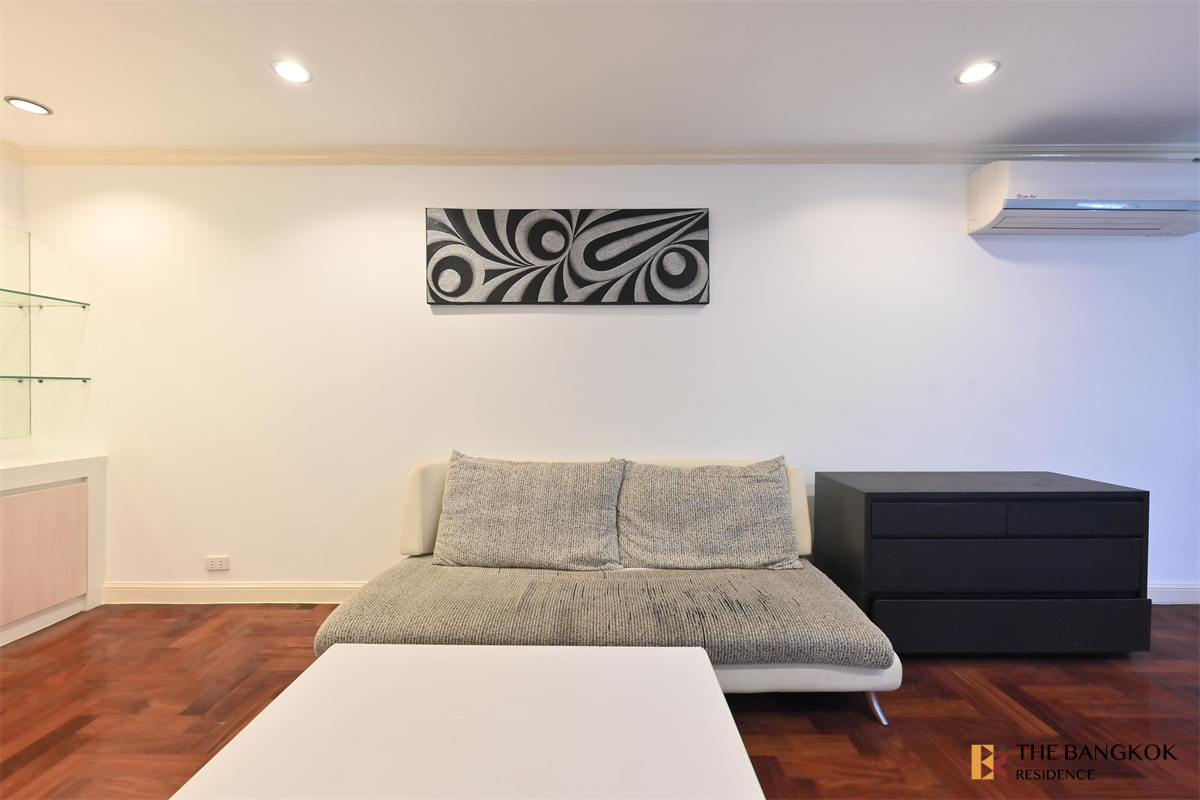 picture Baan Suanpetch near BTS Phrom Phong Live the Luxury Style in a High-potential Location - 1/10
