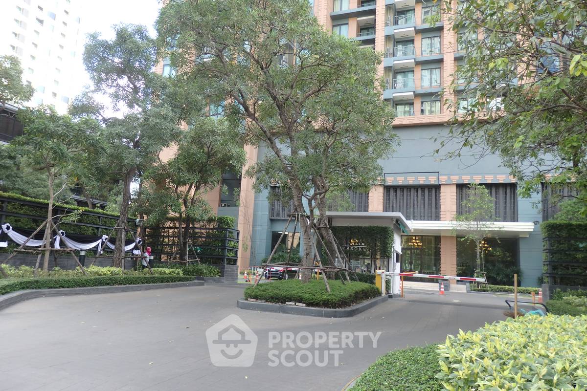 รูป คอนโด 1-ห้องนอน ที่ วิลล่า อโศก ใกล้ MRT เพชรบุรี (ID 883839) - รูปที่ 1/78