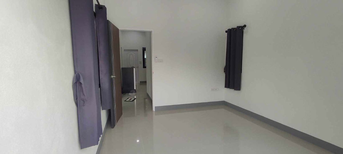 รูป มีบ้านแฝด สไตล์โมเดิร์นให้เช่า 1 หลัง  เฟอร์นิเจอร์ครบ อยู่ใกล้นิคมอุตสาหกรรม ลำพูน - รูปที่ 5/23