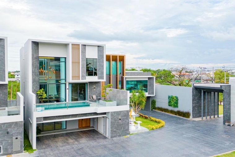 ขาย บ้านเดี่ยว 3 ชั้น Highbury วัชรพล-รามอินทรา 60 ตร.วา แต่งครบทั้งหลัง พร้อมลิฟต์และสระว่ายน้ำส่วนตัว