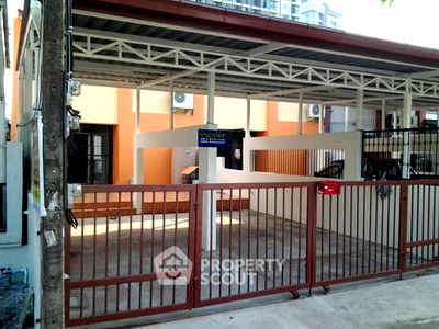 ทาวน์โฮม สถาบันการบินพลเรือน : ทาวน์เฮาท์ 3-ห้องนอน ใกล้ MRT ลาดพร้าว (ID 1691378)