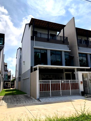 Townhouses for sale Bangkok : Urbantara Espac-i-o Prachauthit 76