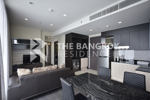 Edge Sukhumvit 23 near BTS Asok Luxury Condo in Central City Location