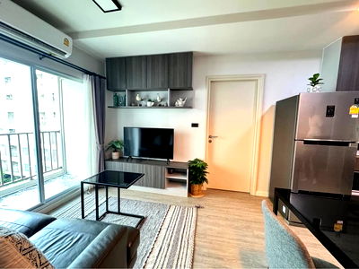 Condos for rent 700 Year Sports Arena Chiang Mai :  D Condo Rin, 5th floor pool view, 2 beds 2 baths, fully furnished, next to Central Festival, 25,000 THB/month.