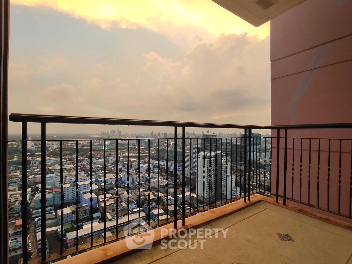 picture 2-BR Condo at Aguston Sukhumvit 22 near MRT Queen Sirikit National Convention Centre (ID 1133819) - 5/13