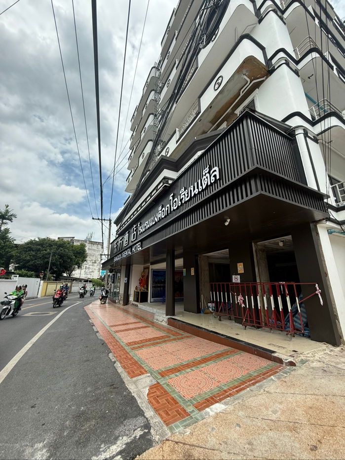 picture Bangkok oriental hotel ground floor for rent - 4/5