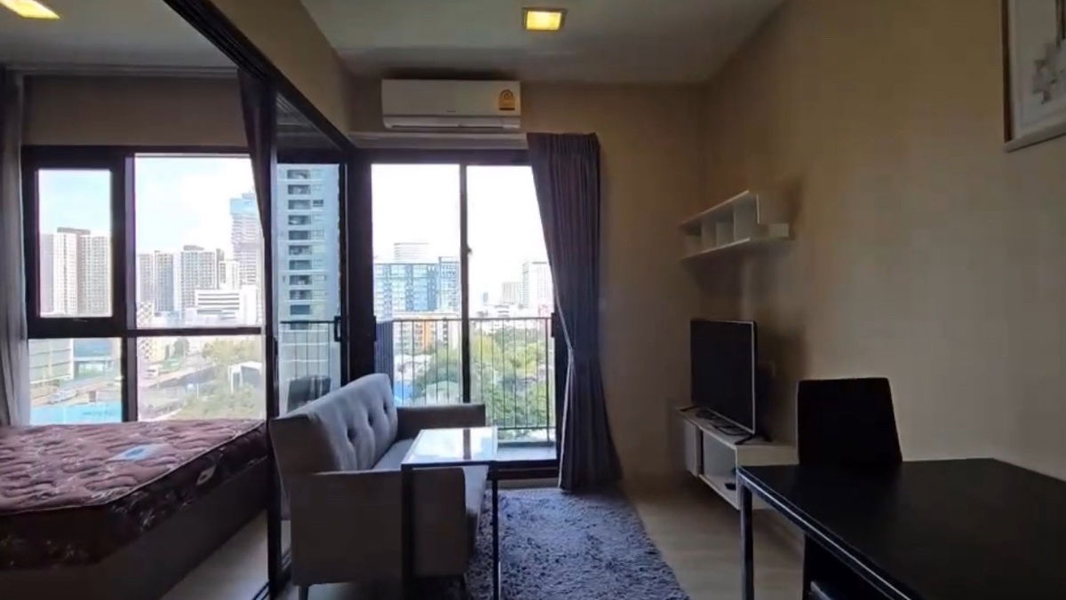 รูป Rent LETTE MIDST พระราม 9 เฟอร์ครบ 30 ตรม. 1นอน วิวสระ 17,000 บาท - รูปที่ 4/12