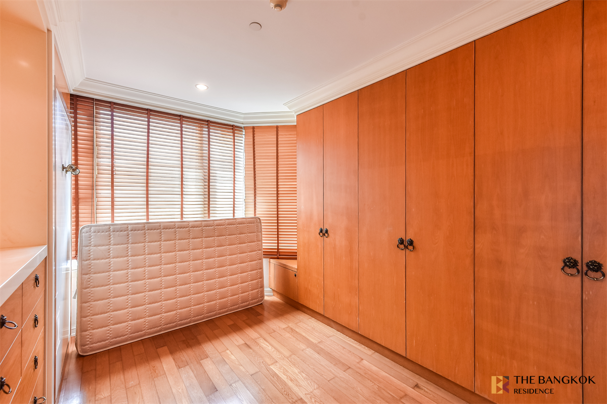 picture The Privilege of Luxury in an Economic Hub Location Watermark Chaophraya River - 7/10