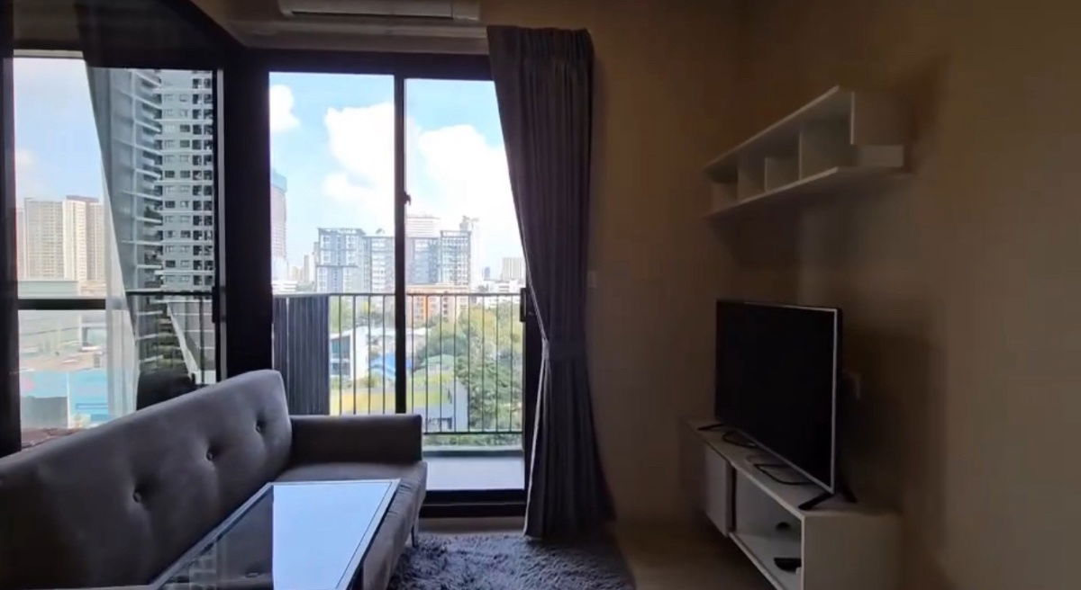 รูป Rent LETTE MIDST พระราม 9 เฟอร์ครบ 30 ตรม. 1นอน วิวสระ 17,000 บาท - รูปที่ 5/12