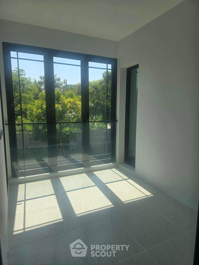 picture 2-BR Townhouse in Suan Luang (ID 2022117) - 8/12