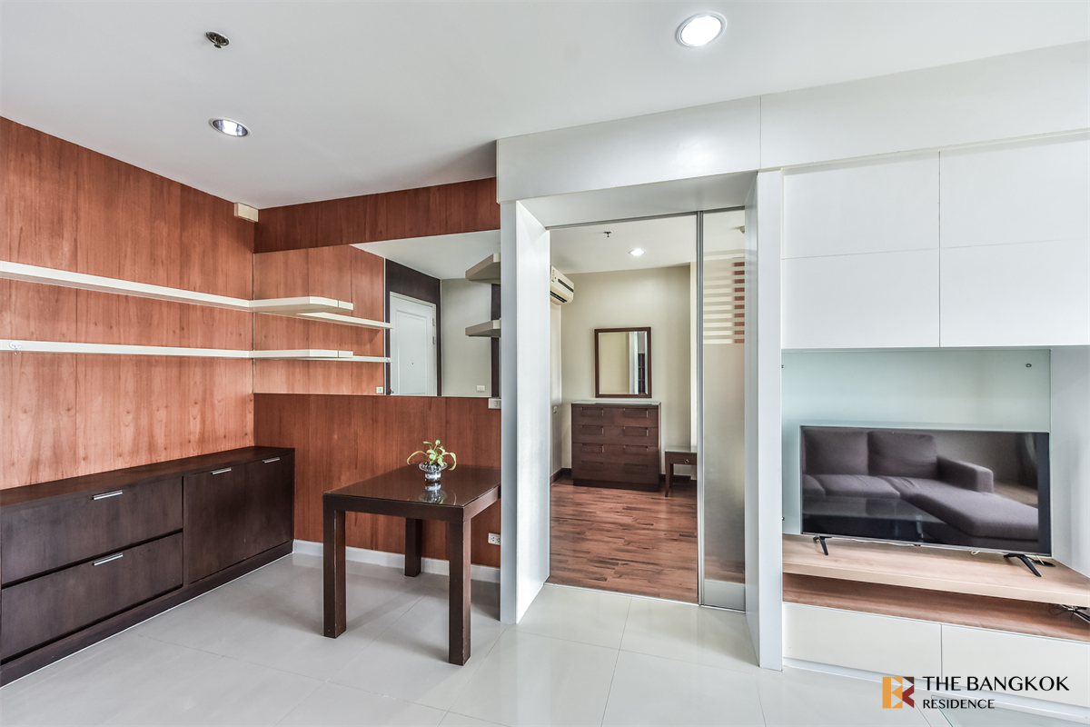 picture Q House Condo Sathorn near BTS Krung Thonburi Ultimate Luxury Lifestyle with Convenience - 6/10