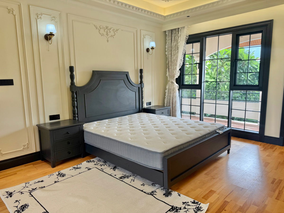 picture For Sale One of a kind Pool Villa Pattaya - 34/36