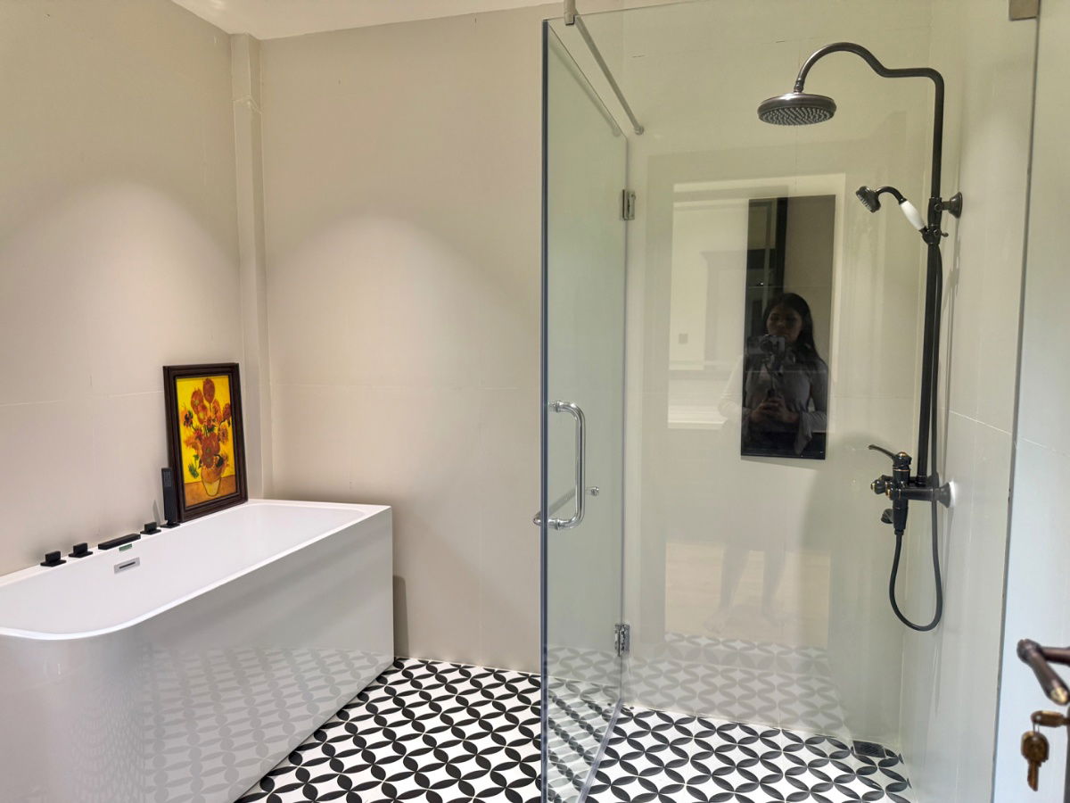 picture For Sale One of a kind Pool Villa Pattaya - 23/36