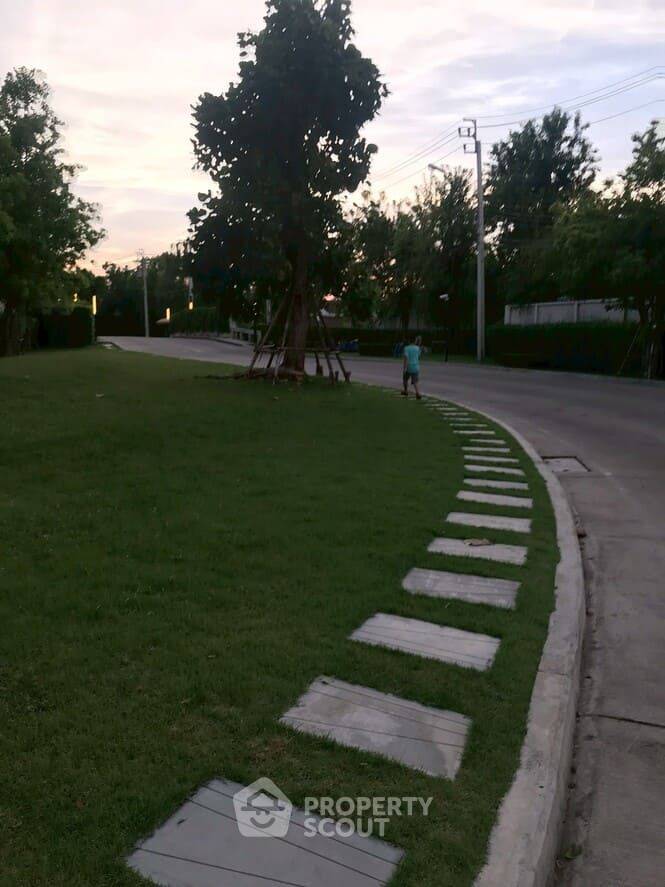 picture 3-BR House at Life Bangkok Boulevard Ramintra 65 in Tha Raeng (ID 2147368) - 4/10