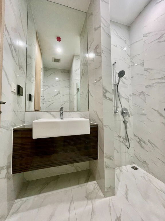 รูป ขายขาดทุน คอนโด Noble BE19 Sukhumvit ซ.สุขุมวิท 19  ห้องมุม ตกแต่งใหม่ล้านกว่าบาท พร้อมอยู่ ทำเลดีมาก ใจกลางสุขุมวิท - รูปที่ 15/16