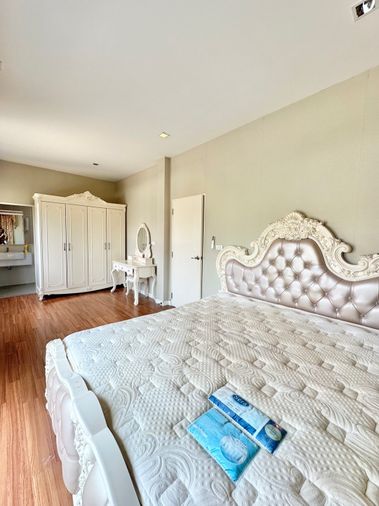 3-bed house for rent, 300 sqm, 75 sq wah, The Centro Watcharapol