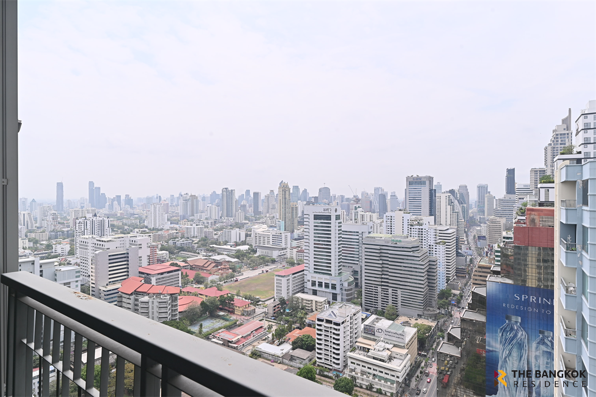 picture Ultimate Luxury Lifestyle with Convenience Q Asoke near MRT Phetchaburi Station - 2/10