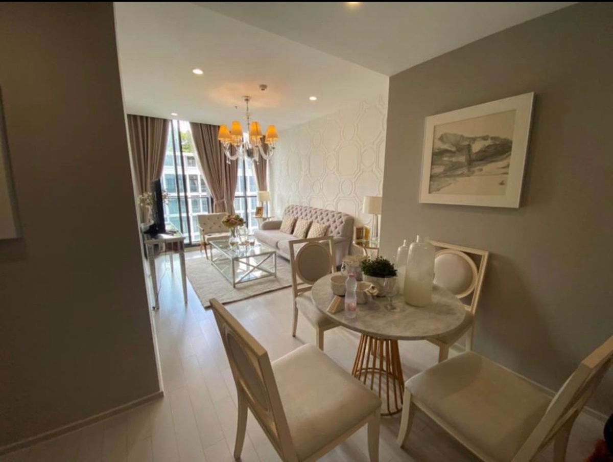 รูป ● Nice Decoration ● ตึก B ชั้น 10+ | 1 ห้องนอน 61.00 ตร.ม. | คอนโดมี Skywalk เชื่อมเข้า BTS เพลินจิต, Central Embassy - รูปที่ 1/12