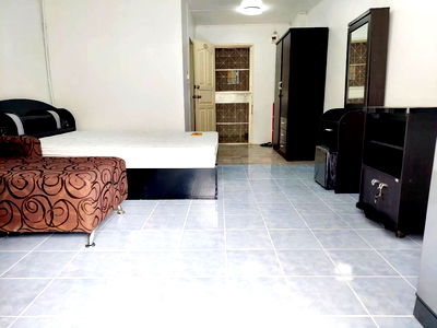 Condos for rent MRT Sutthisan : for rent Family Park 5,000 B. Tel064-7431726