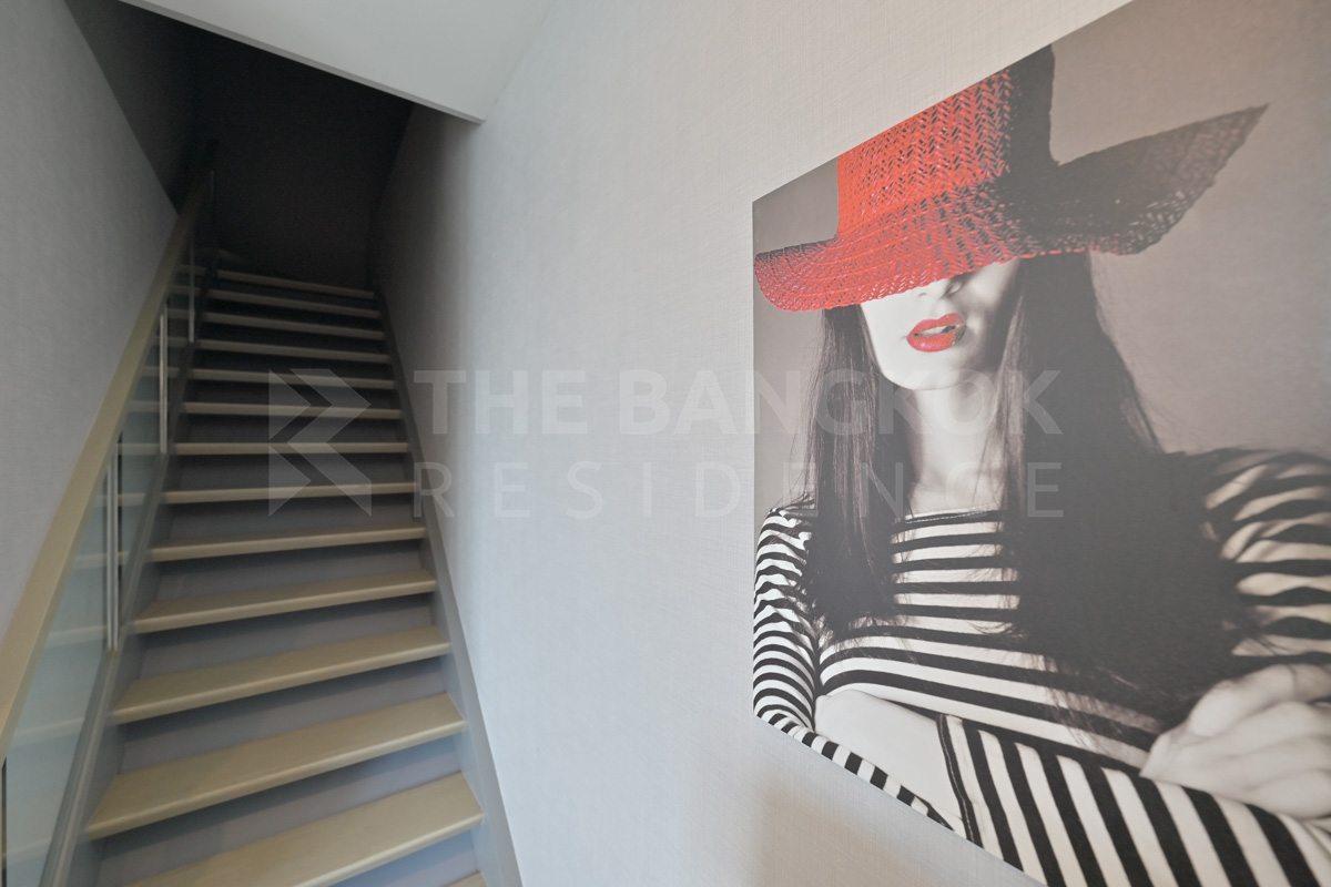 picture The Privilege of Luxury in an Economic Hub Location The Room Sukhumvit  21 - 1/10