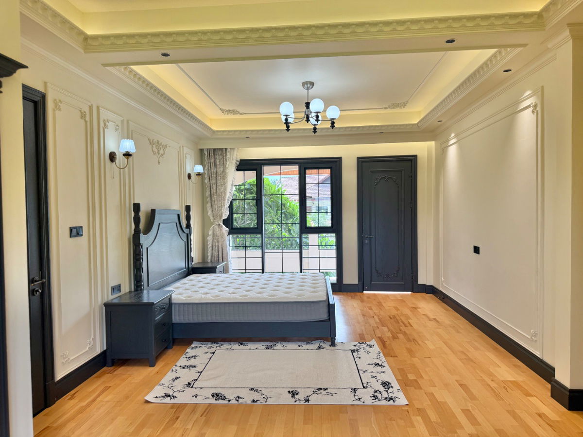 picture For Sale One of a kind Pool Villa Pattaya - 31/36