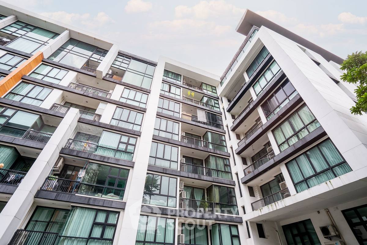 picture 2-BR Condo at D 65 Condominium near BTS Ekkamai (ID 1334455) - 13/15