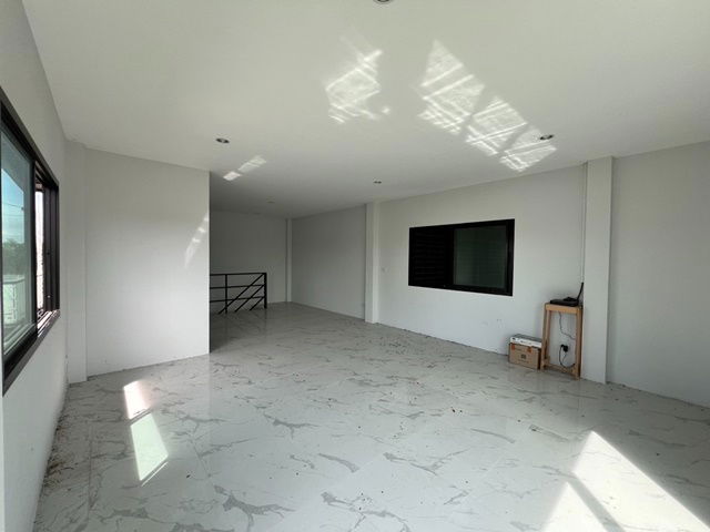 picture PathumThani BangLen Road LatLumKaeo Warehouse ready to use large warehouse with spacious usable area - 8/8