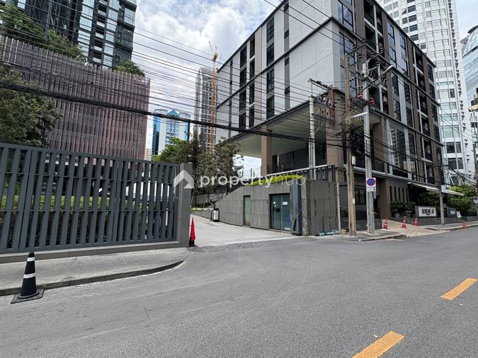 LAVIQ Sukhumvit 57