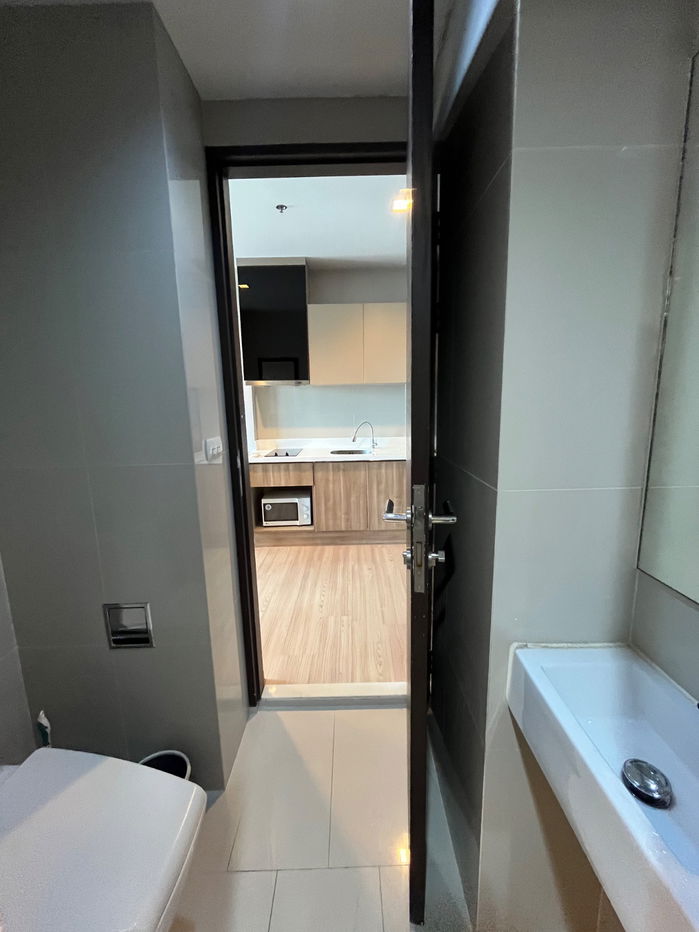 รูป ว่างพร้อมอยู่ Rhythm Sathorn . 1นอน 35ตร.ม. Line id: @pfagent - รูปที่ 9/11
