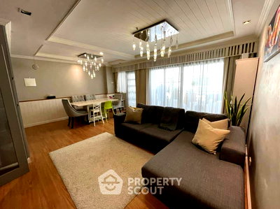 ขายคอนโด : คอนโด 3-ห้องนอน ที่ ท็อป วิว ทาวเวอร์ คอนโดมิเนียม ใกล้ BTS ทองหล่อ (ID 491704)