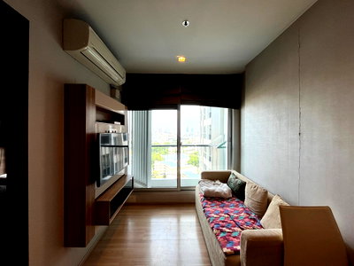 คอนโดให้เช่า : ว่างพร้อมอยู่ Rhythm Sathorn . 1นอน 35ตร.ม. Line id: @pfagent