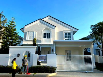 บ้านเดี่ยว ศรีวารี พลาซ่า : ขายบ้านเดี่ยวหรู พร้อมอยู่ บางนา กม.15