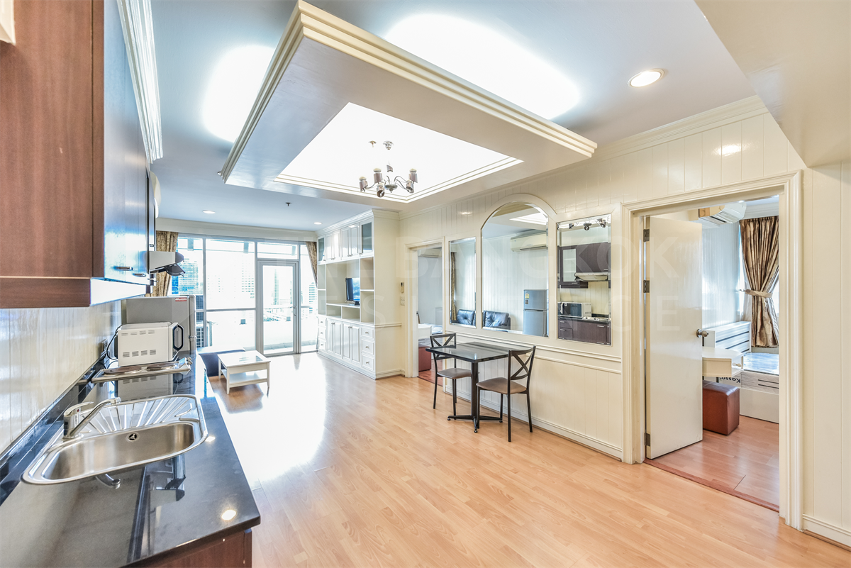 picture Luxury Unit, Ready for You Without the Wait St.Louis Grand Terrace near BTS Saint Louis - 2/10