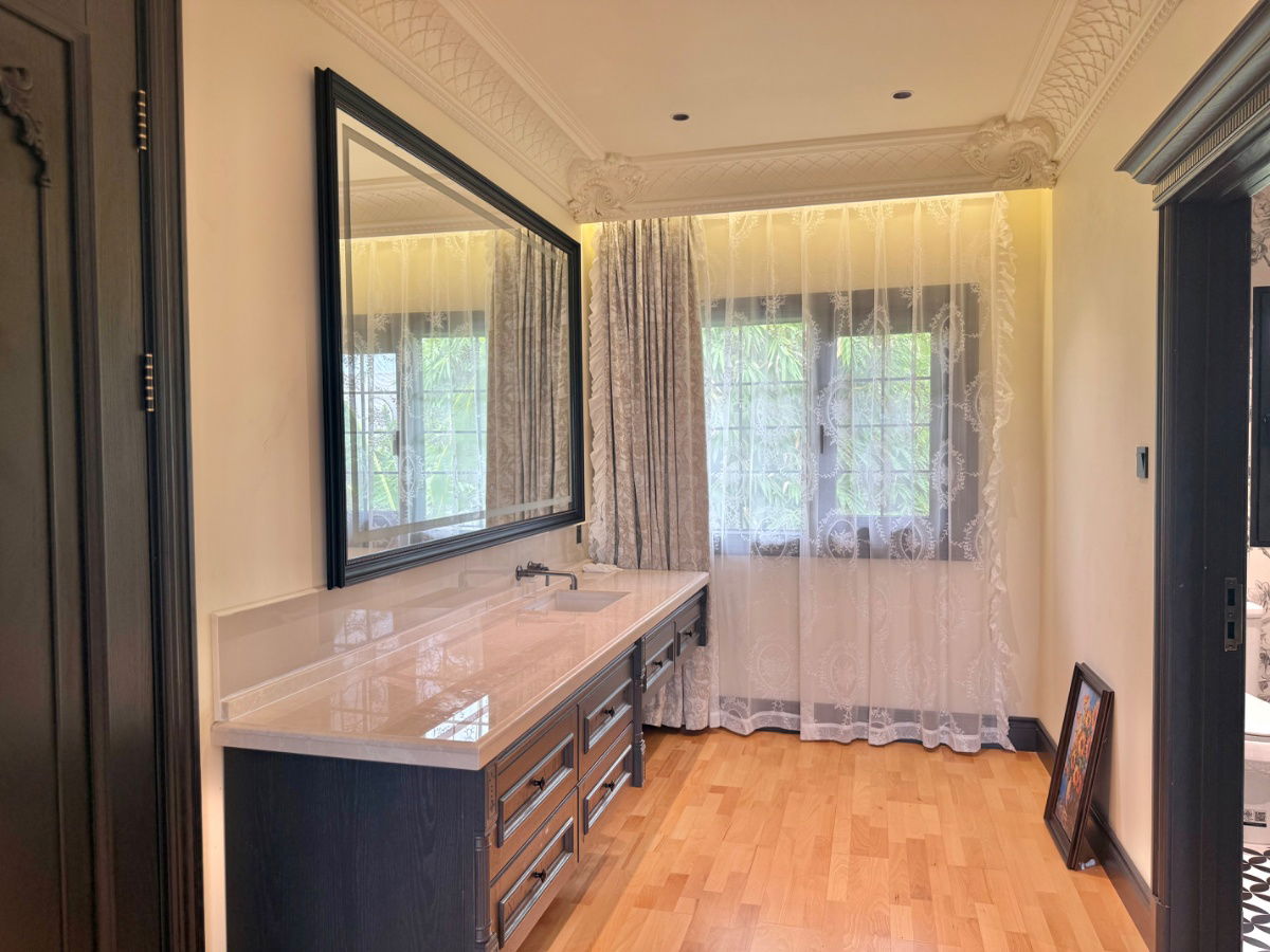 picture For Sale One of a kind Pool Villa Pattaya - 21/36