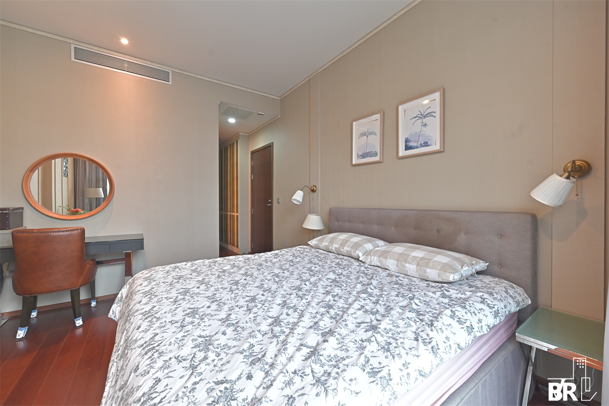 picture Luxury Condo in Central City Location Quattro by Sansiri - 9/10