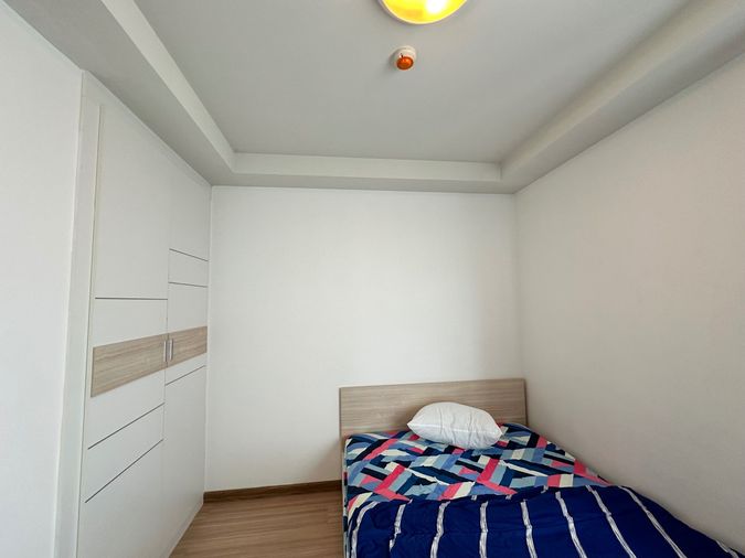 Condo for rent, J Condo (Sathorn-Kanlapaphruek), very spacious room Size 36 sq m, 17th floor, building 1 bedroom, 1 bathroom, 1 living room